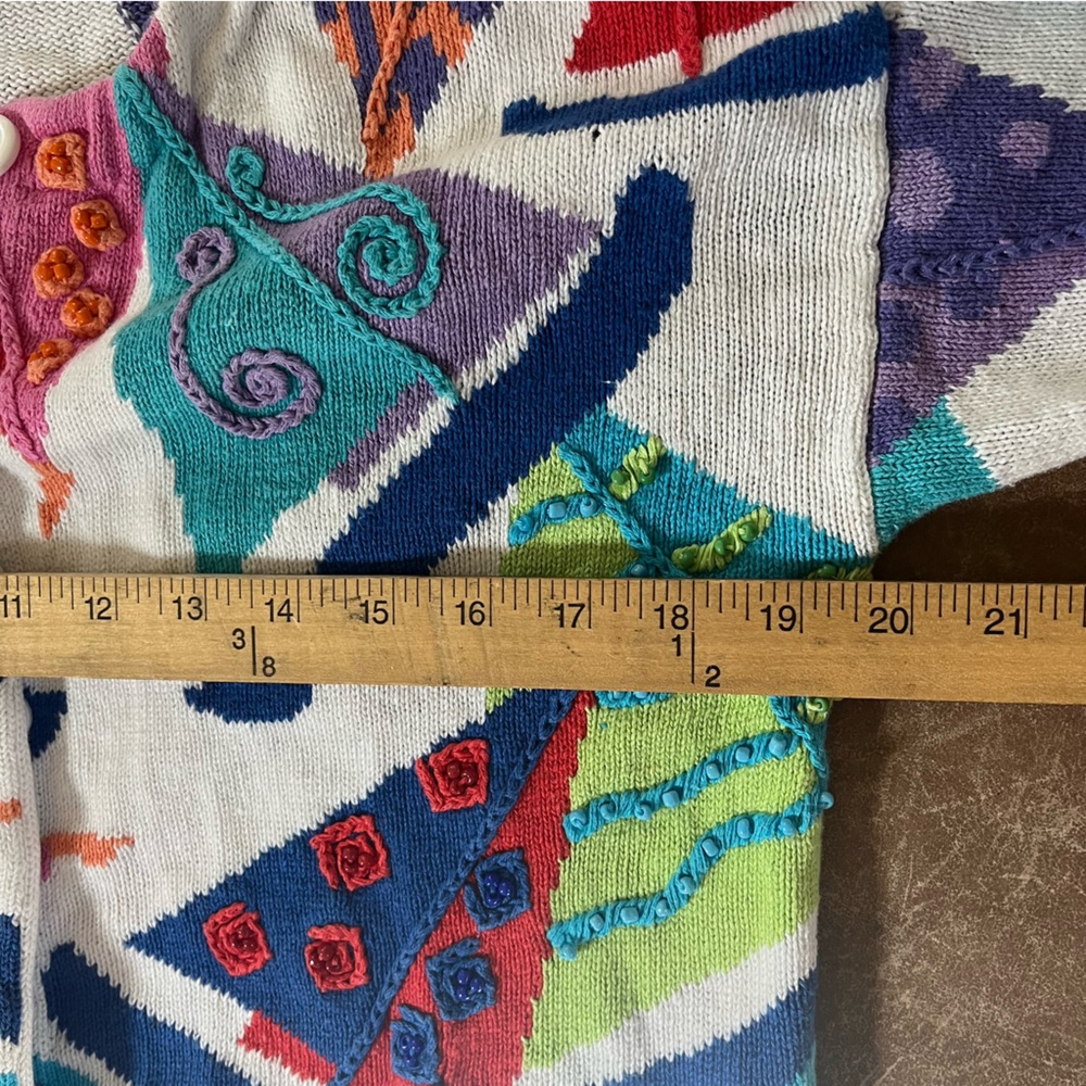 Design Options Cardigan Button Up Sweater Size Medium Fun Pattern 80s with Beads - Picture 7 of 9